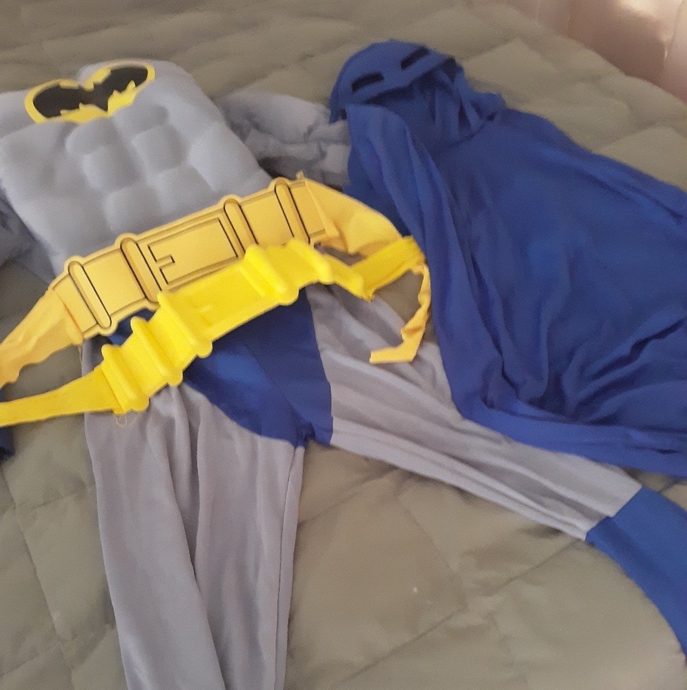 Boys Batman Halloween Costume Large Muscles Gray